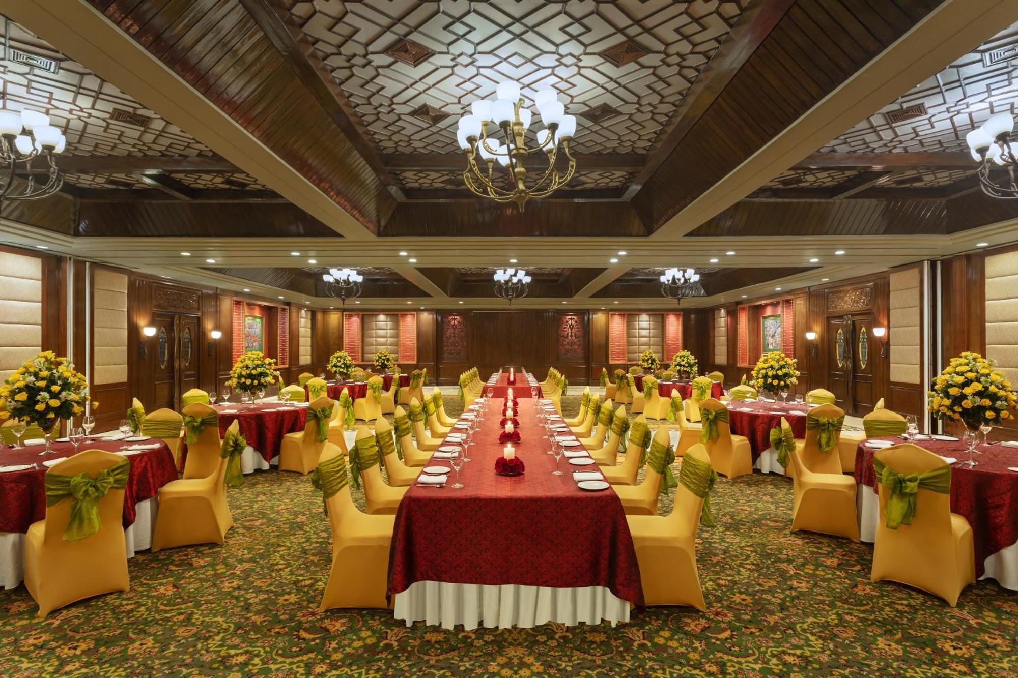 The Khyber Himalayan & 5* Gulmarg