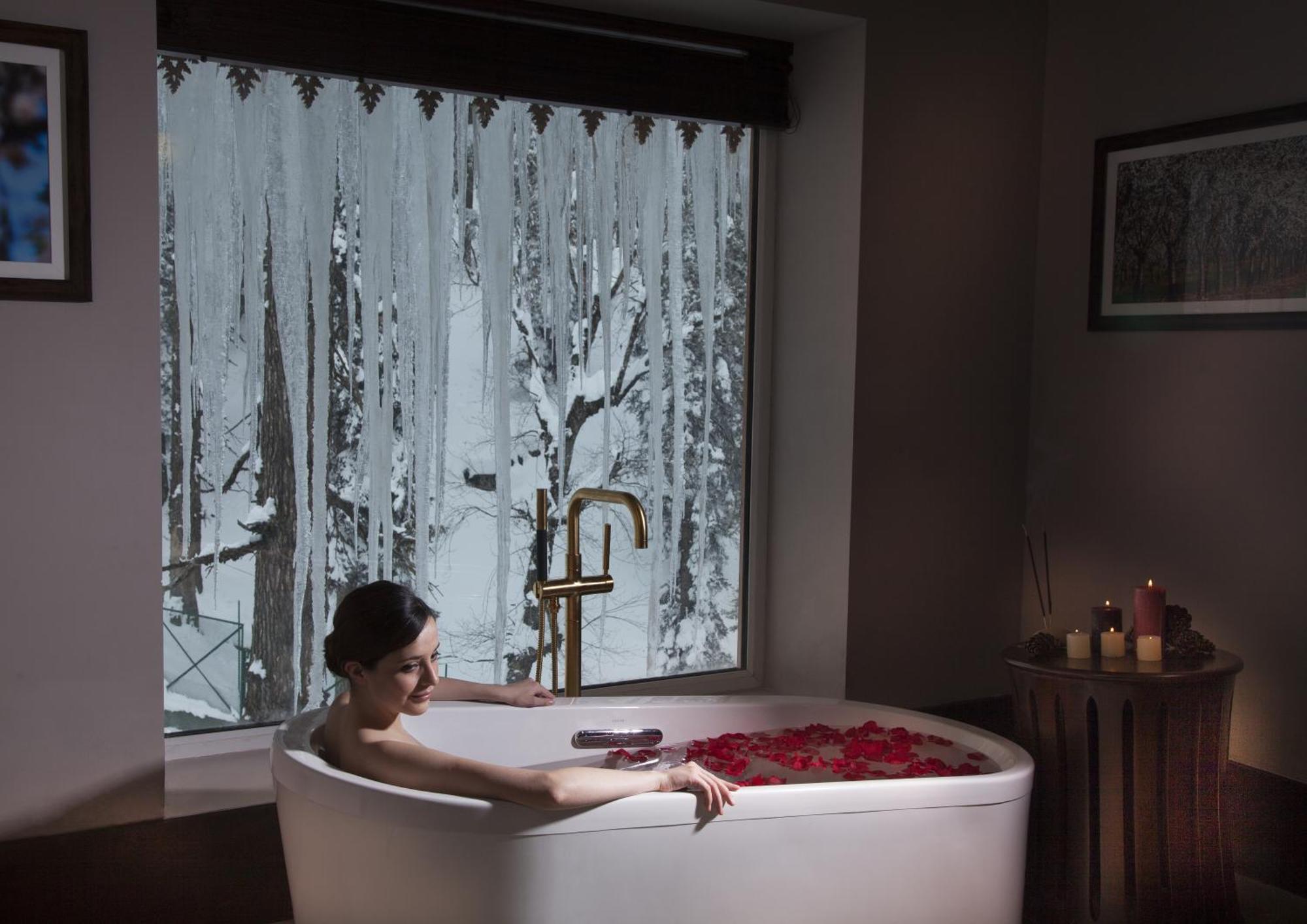 The Khyber Himalayan & 5* Gulmarg