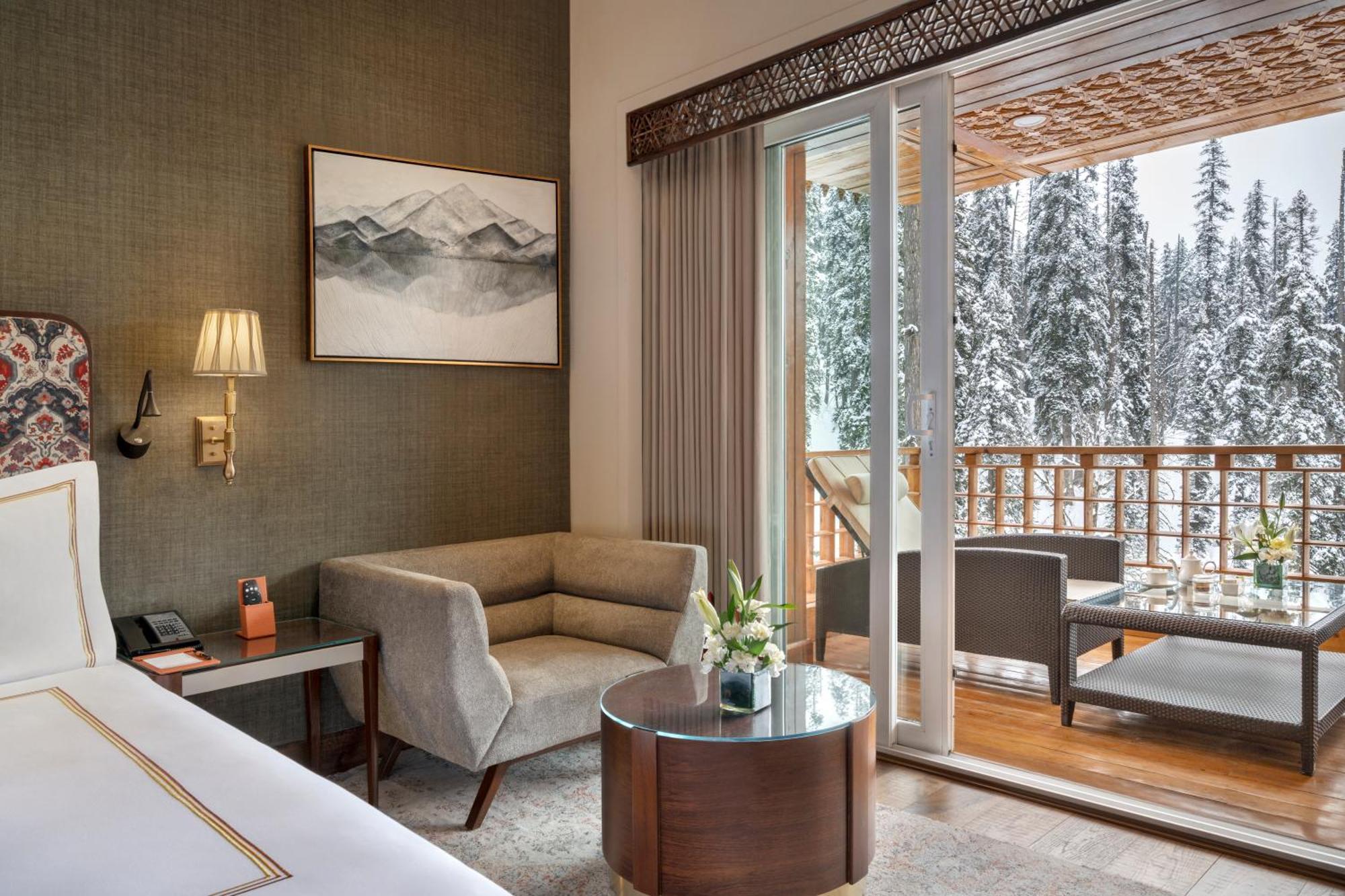 Resort The Khyber Himalayan &