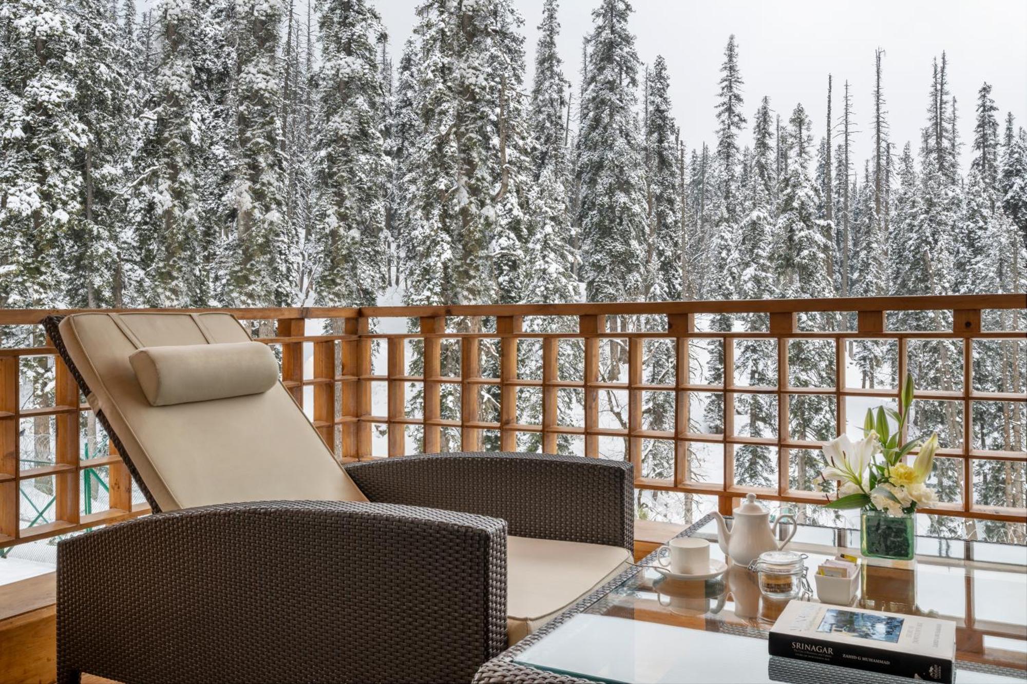 The Khyber Himalayan & Resort 5*