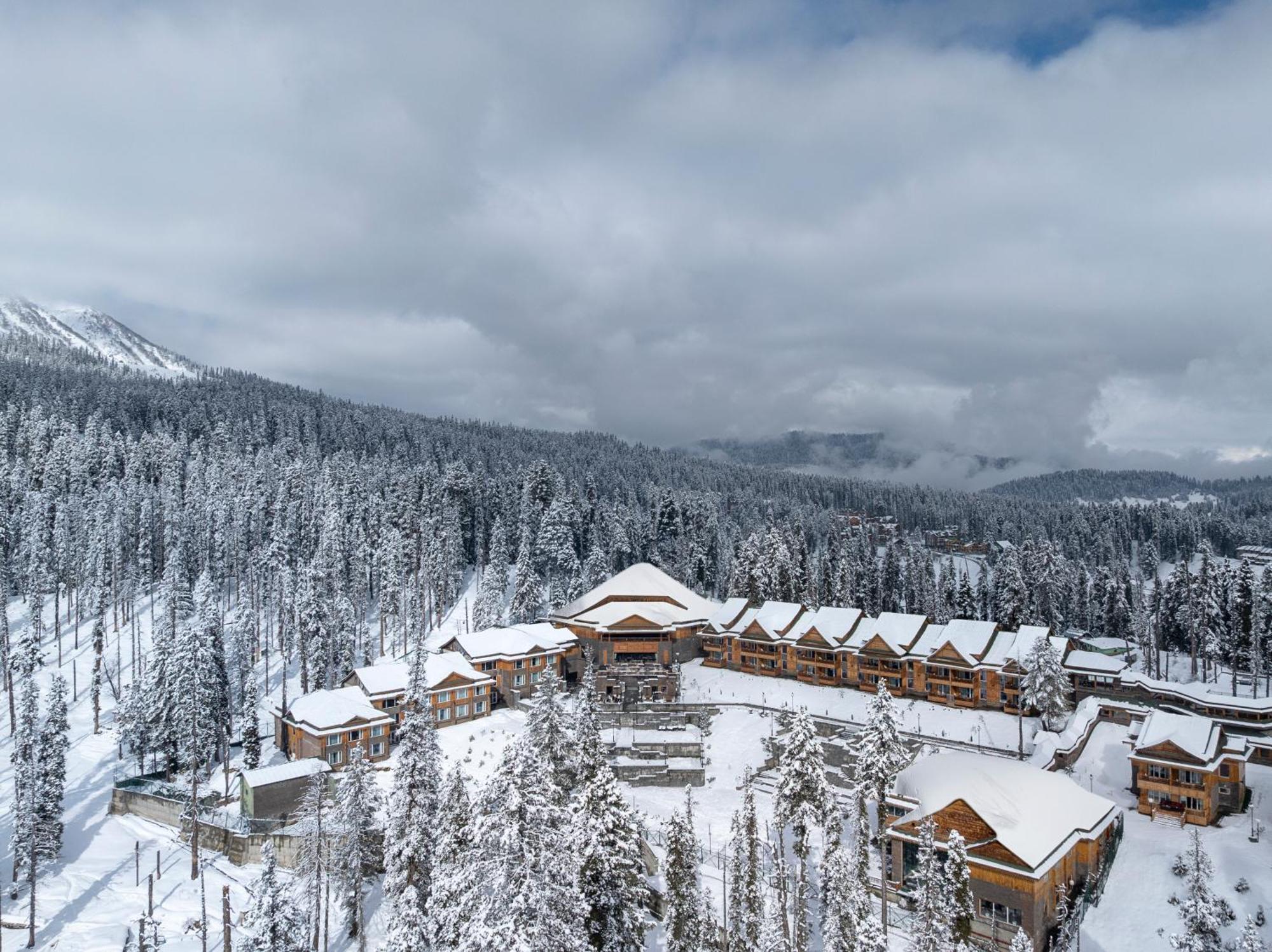 The Khyber Himalayan & 5* Gulmarg